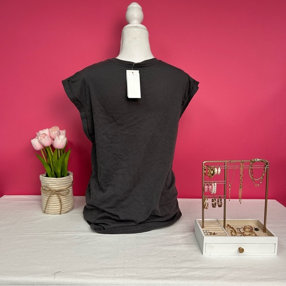 NWT Gray Blossom Dumbo The Flying Elephant Cut Off Tee-Disney - Picture 5 of 7